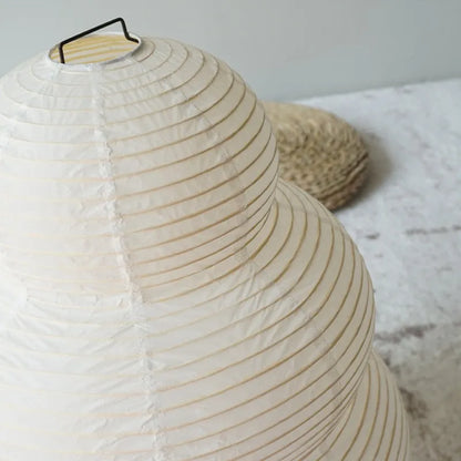 Lampe de table en papier