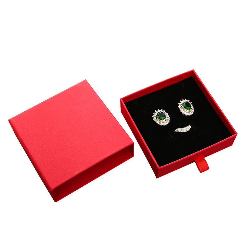 Boîte à bijoux rouge