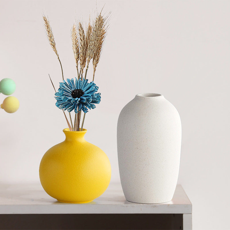 Vase nordique pour fleurs séchées